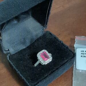 Elegant Pink topaz Gemstone Set In 925Silver Sz9